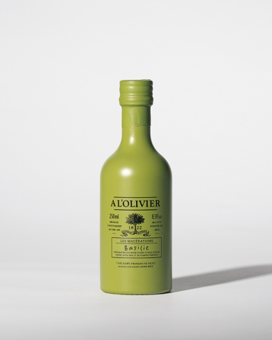 Basil aromatic olive oil
