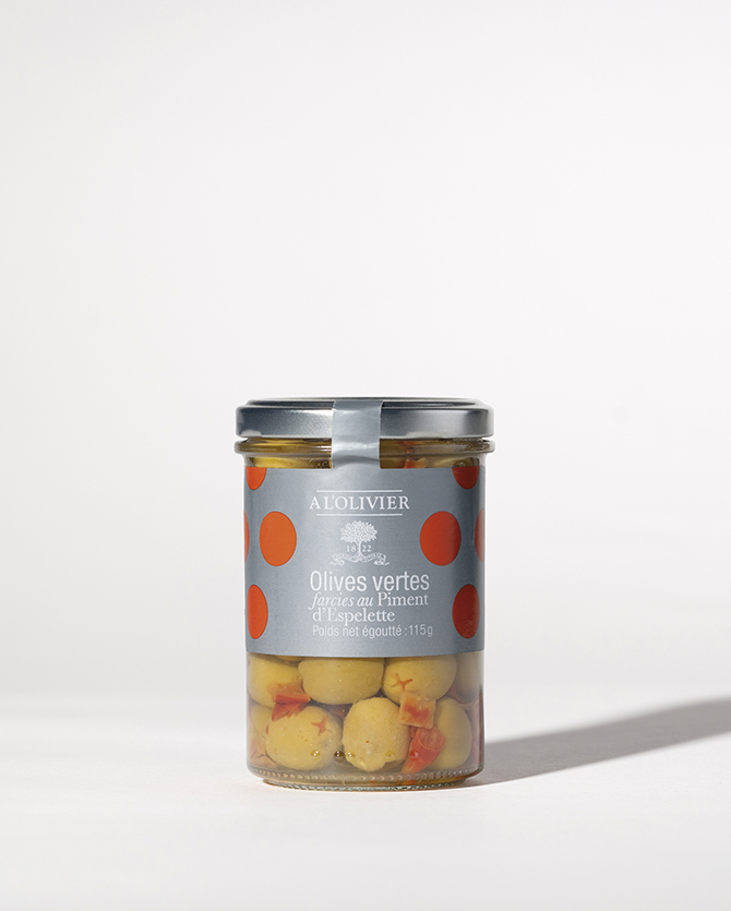 olives vertes farcies au piment d'espelette olives vertes farcies au piment d'espelette